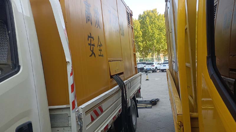 幸福路街道如何判断柴油发电机组和UPS电源的切换时间是否符合要求？